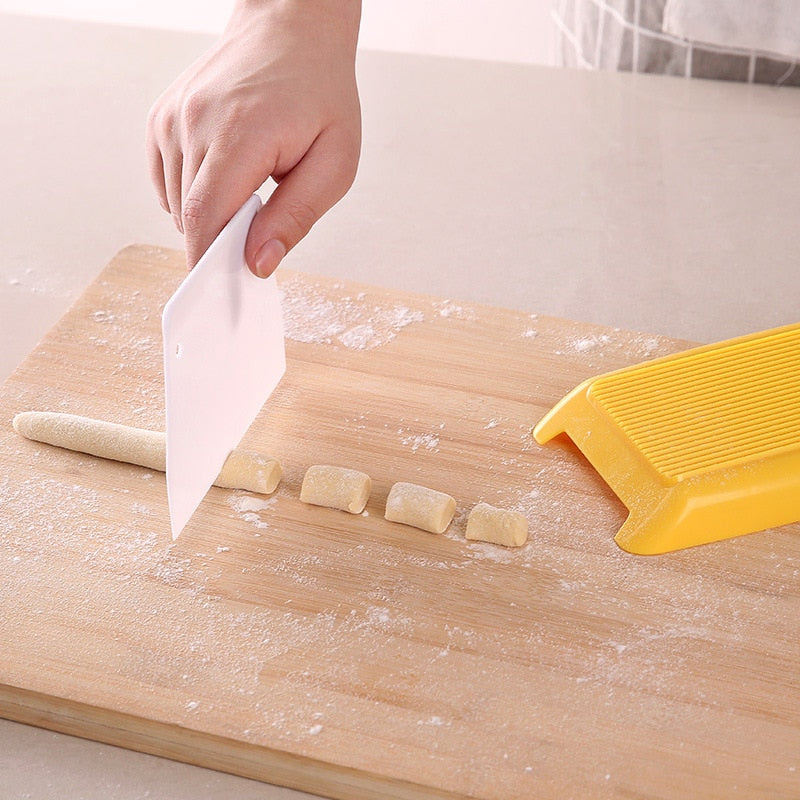 Manual Macaron Pasta Tool