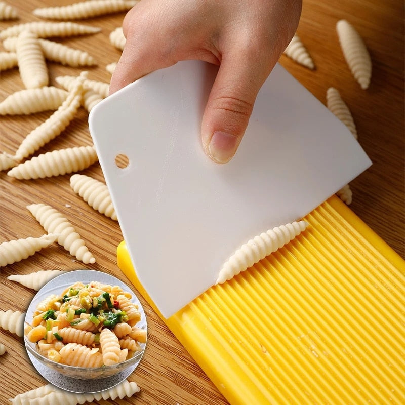 Manual Macaron Pasta Tool