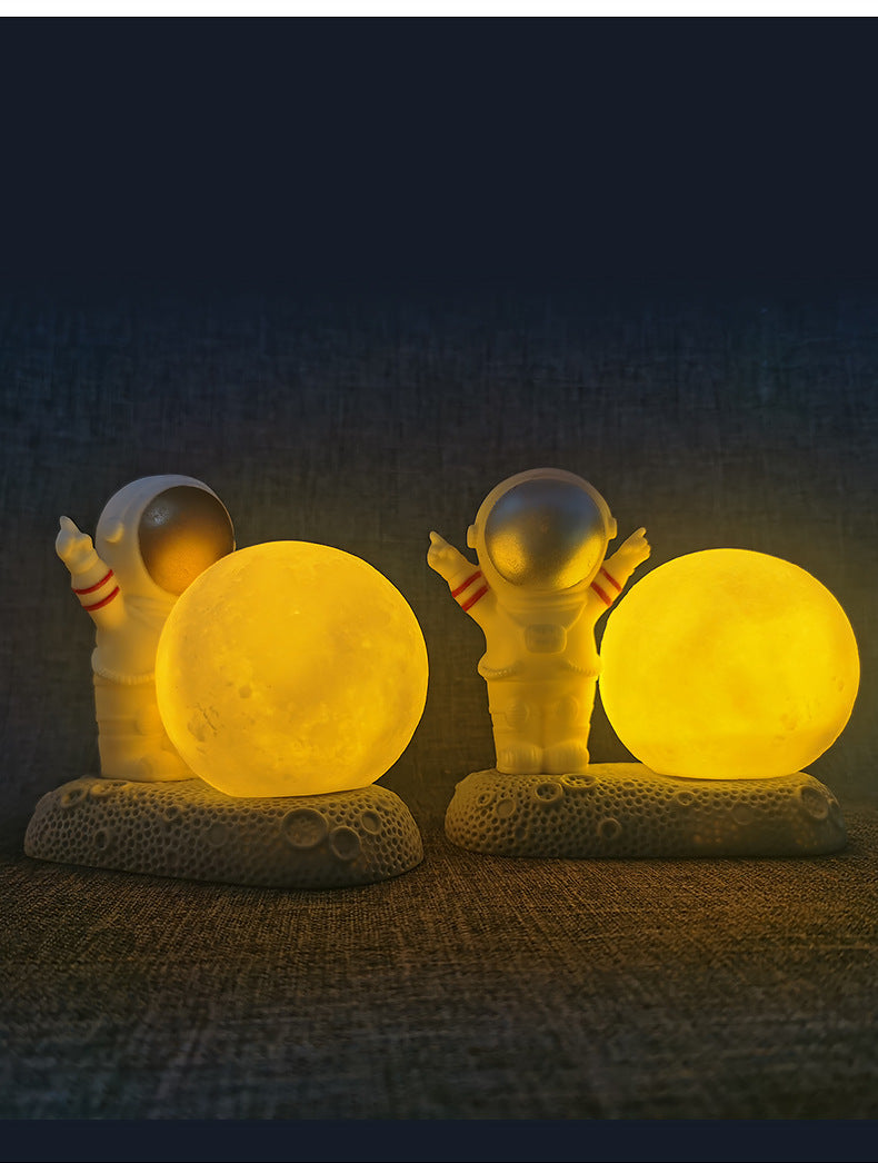Astronaut LED Table Lamp